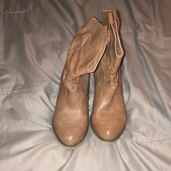 Boots - Picture 1 of 4